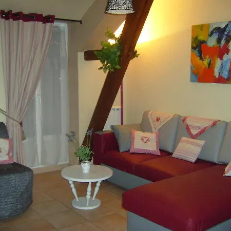 Apartament Maskali Thenon